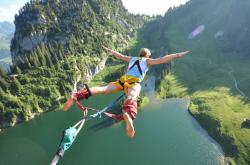 开云平台-孤勇者的落幕与王者的黎明，奥恰洛夫燃尽赛场，见证中国队绝杀奇迹