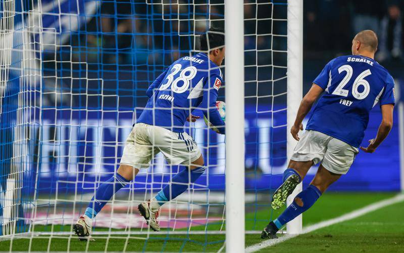 沙尔克主场战胜劲旅，重新回归正轨