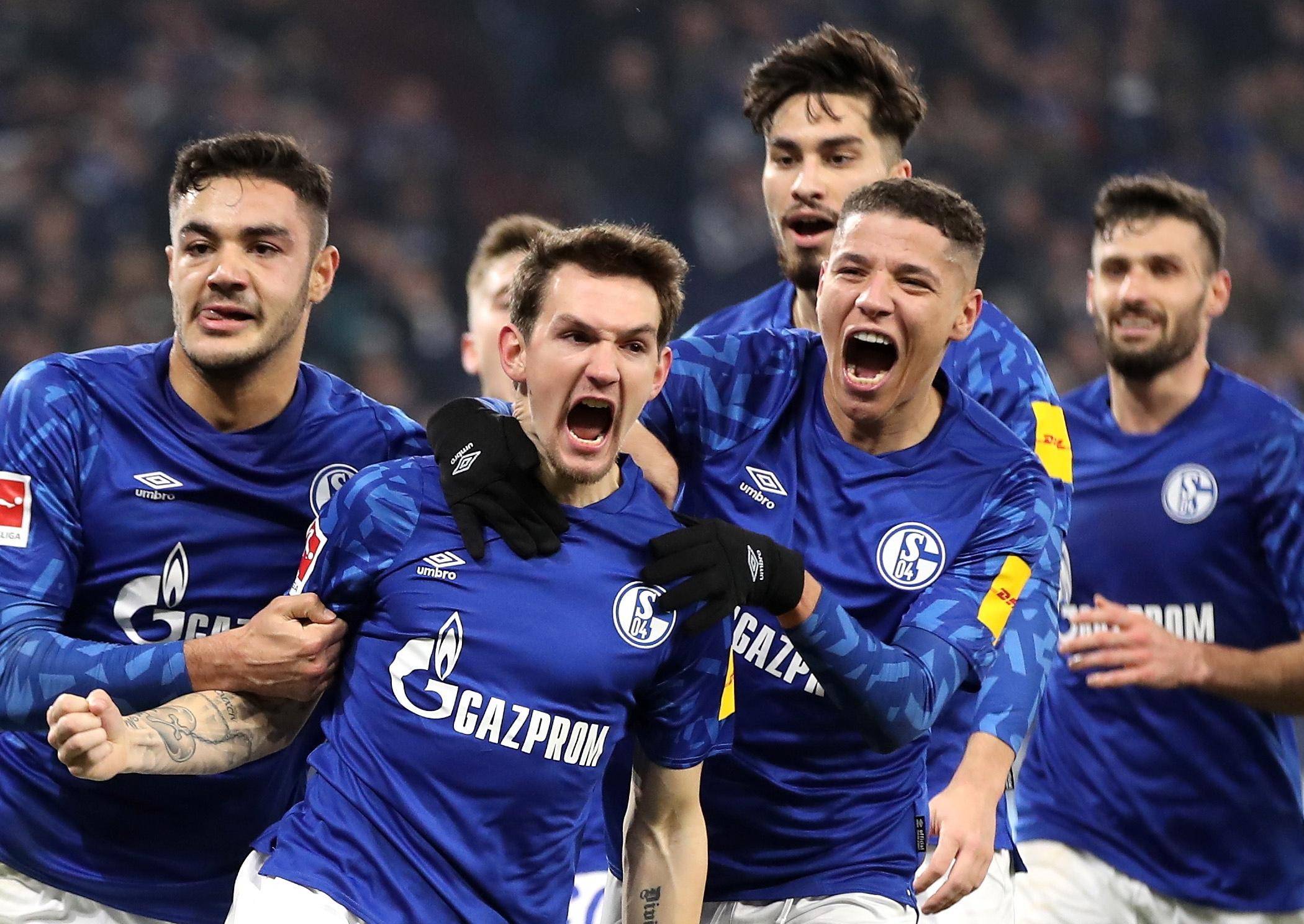 沙尔克主场战胜劲旅，重新回归正轨