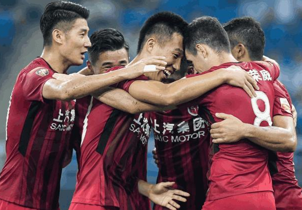 上海上港客场大捷，积分榜领跑形势稳定