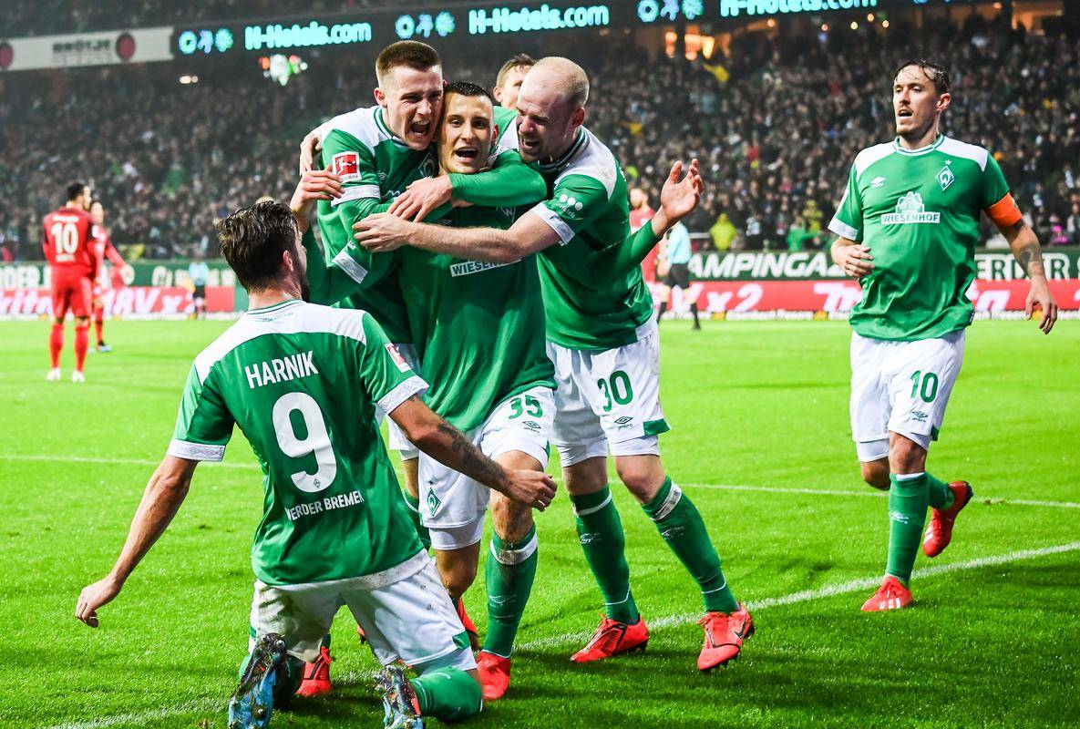 关于沃尔夫斯堡球员团结一致，迎战强敌的信息