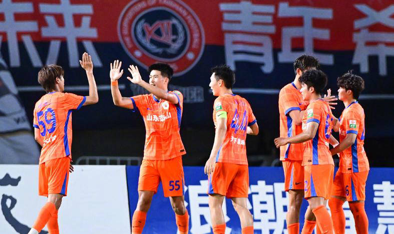 广州恒大逆转胜山东鲁能，榜首稳固！