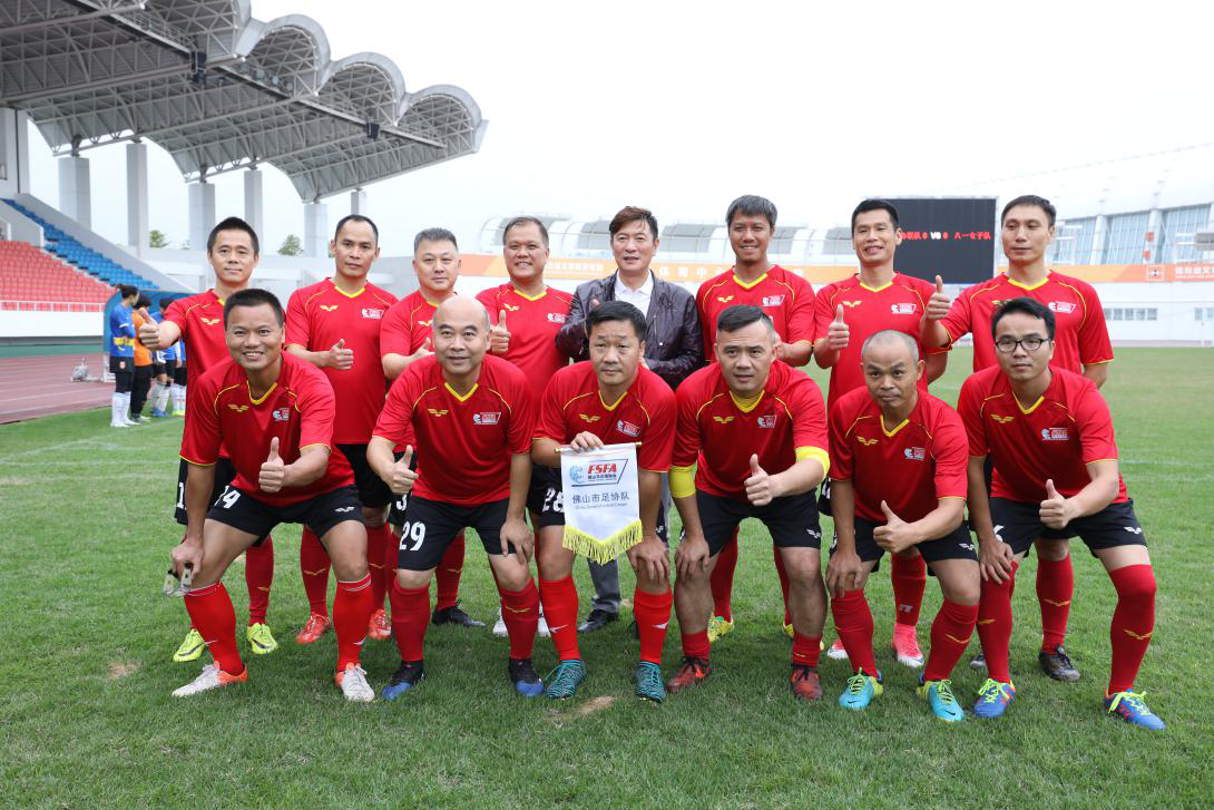 足球运动员们齐聚巴西,展开盛大的冠军争夺之战的简单介绍 足球运动员们齐聚巴西,展开盛大的冠军争夺之战的简单介绍