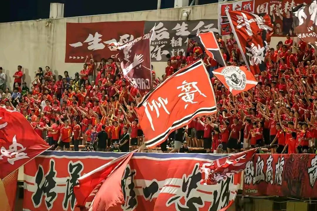 广州队苦练技术,为胜利努力拼搏 广州队苦练技术,为胜利努力拼搏