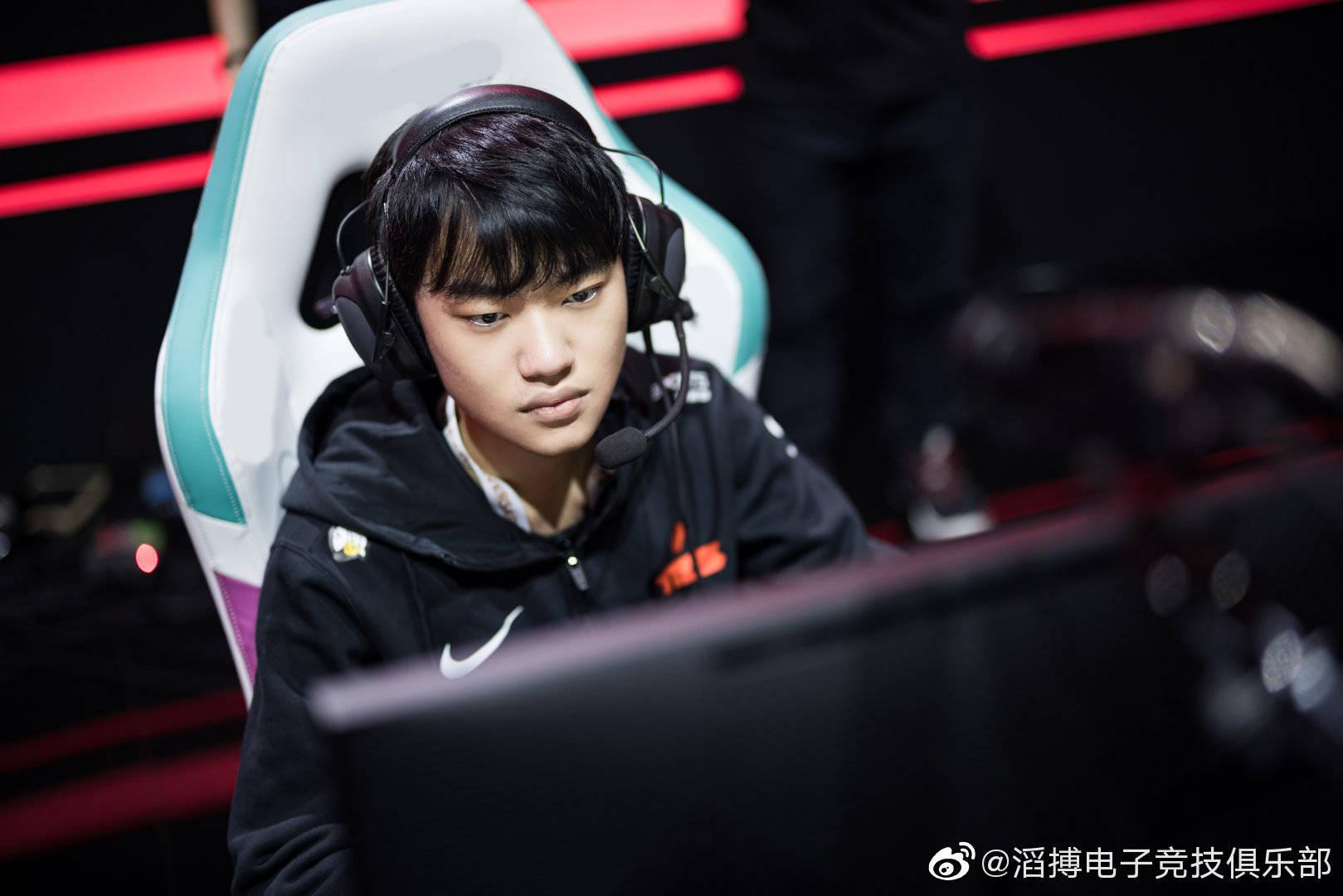 LGD力克MAD，ShowMaker极限生还后反打宿敌对决小组赛，让粉丝疯狂欢呼