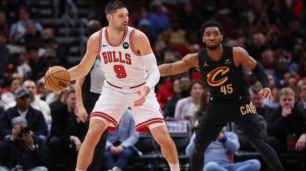 骑士队战胜公牛，豪取季后赛先机