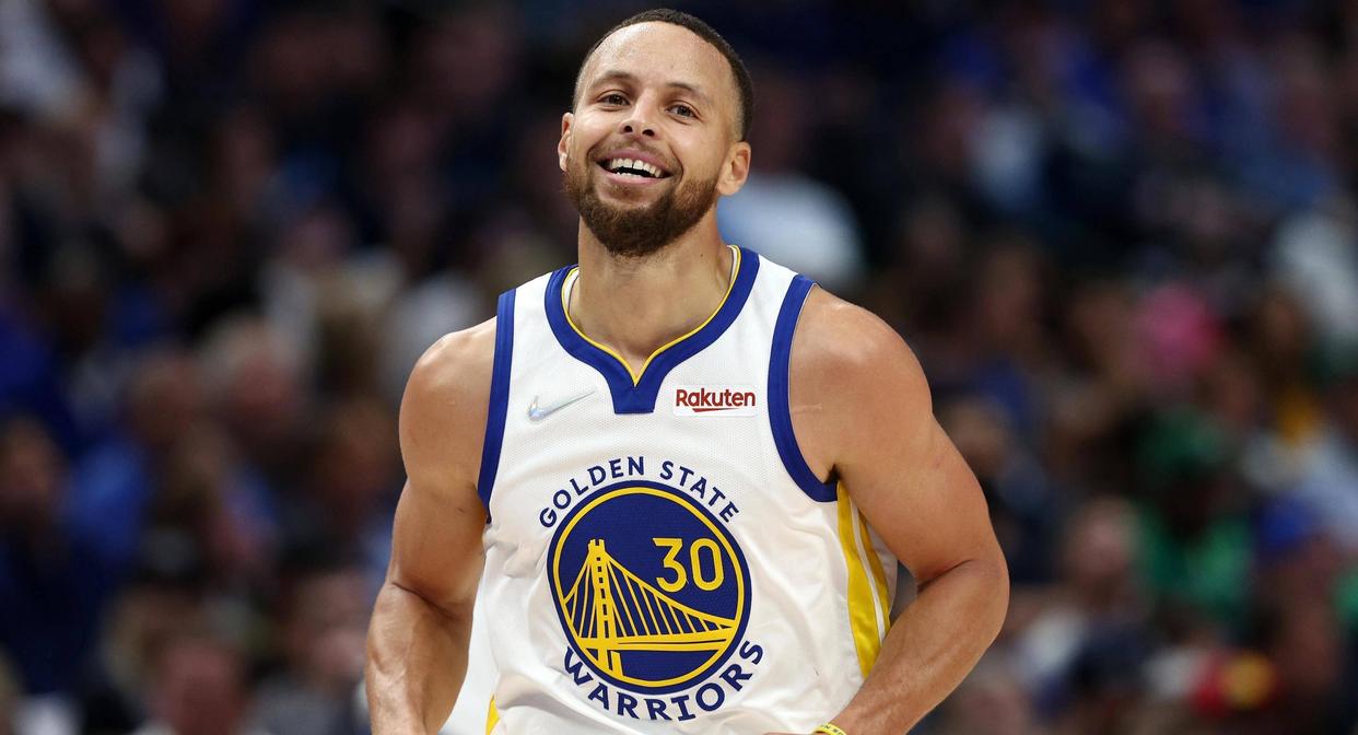 勇士客场大胜鹈鹕,库里砍下26分 勇士客场大胜鹈鹕,库里砍下26分