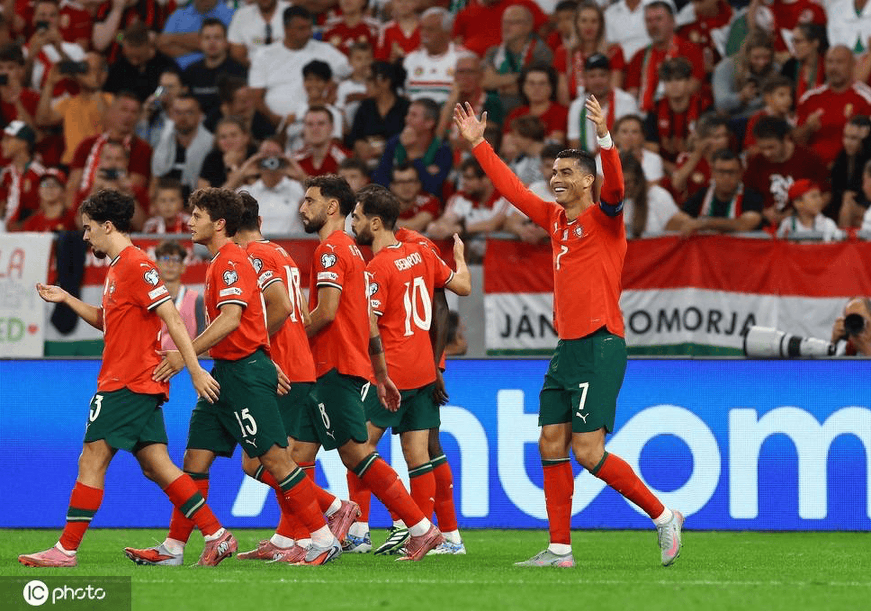 葡萄牙队屠杀匈牙利，碾压对手晋级