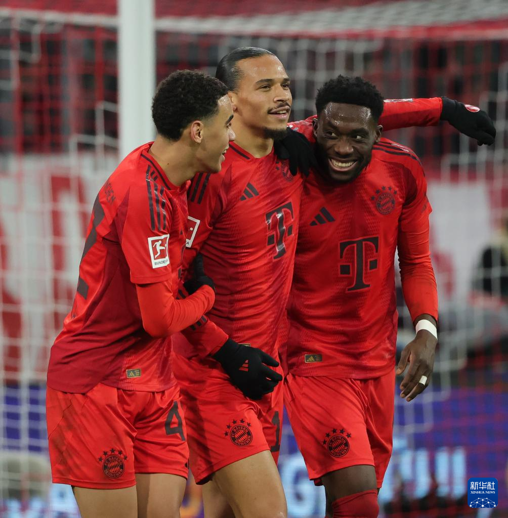 拜仁征战全胜，紧握晋级机会