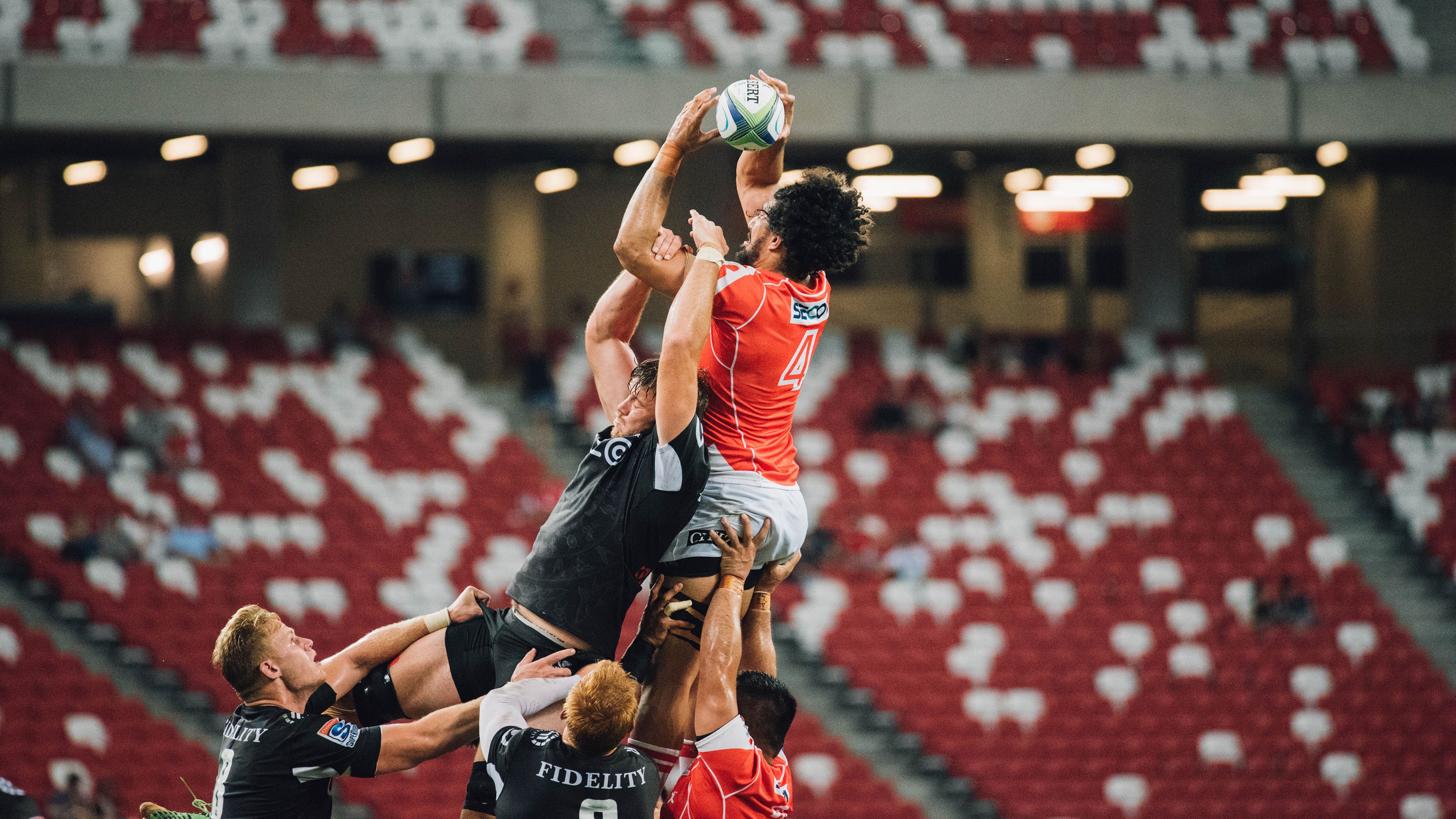 一场点燃伯纳乌的跨界飓风，加克波在马竞与喀麦隆的传奇邀请赛中闪耀全场